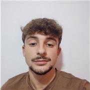 Tengo 19 años y soy estudiante del Grado de Educación Primaria, con una titulación B2 en inglés